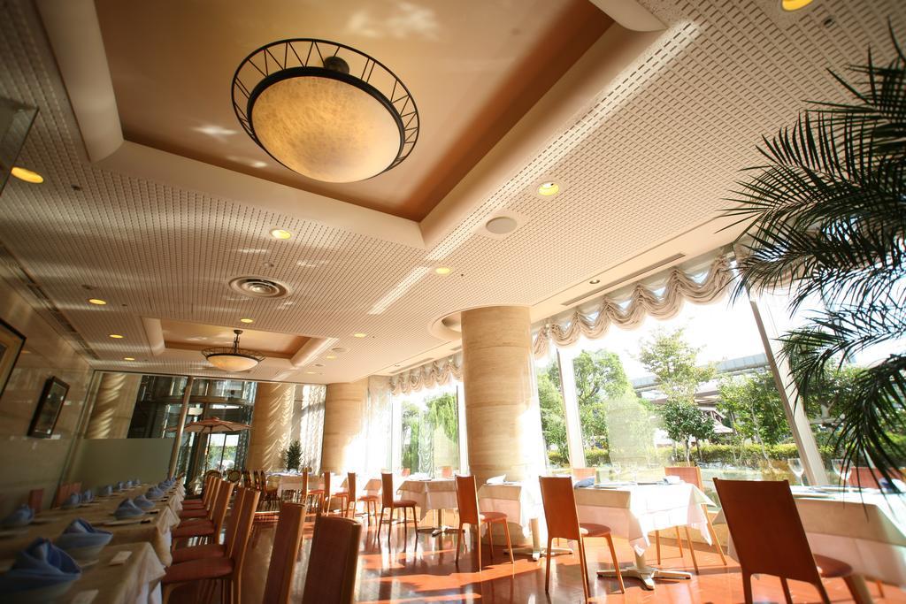 Hotel Port Plaza Chiba Exterior photo The interior of the restaurant