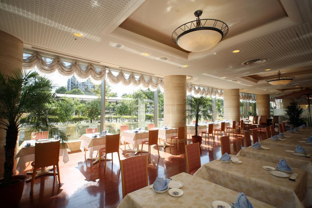 Hotel Port Plaza Chiba Exterior photo The restaurant
